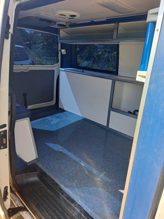 De vanzare VW T5 autoutilitara 2 locuri motorizare 2.5 TDI