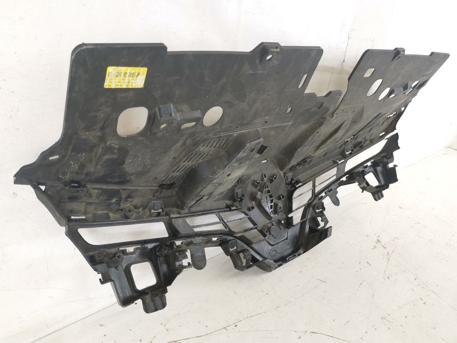 Радиаторна решетка Рено Клио 4 / Renault Clio 4 Оригинална и в добро с