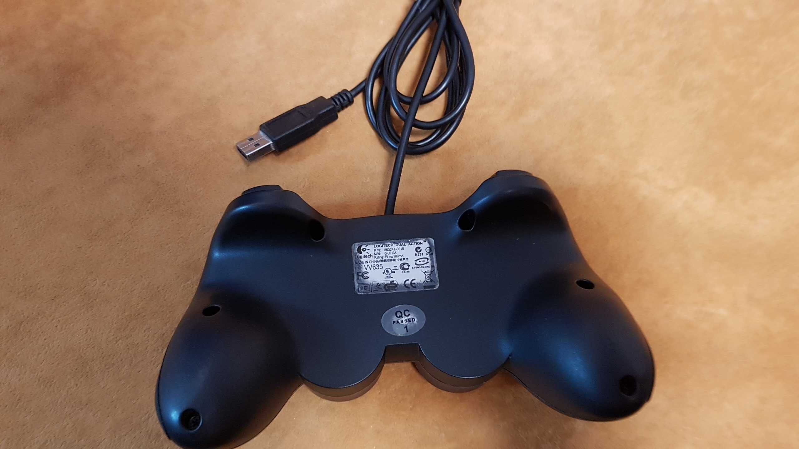 Gamepad Logitech Dual Action