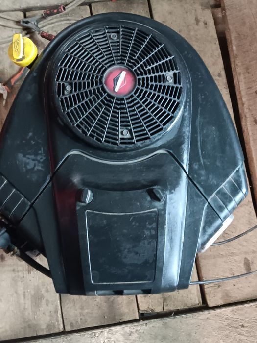 Tractoras iarba si gazon MOTOR 2 Pistoane