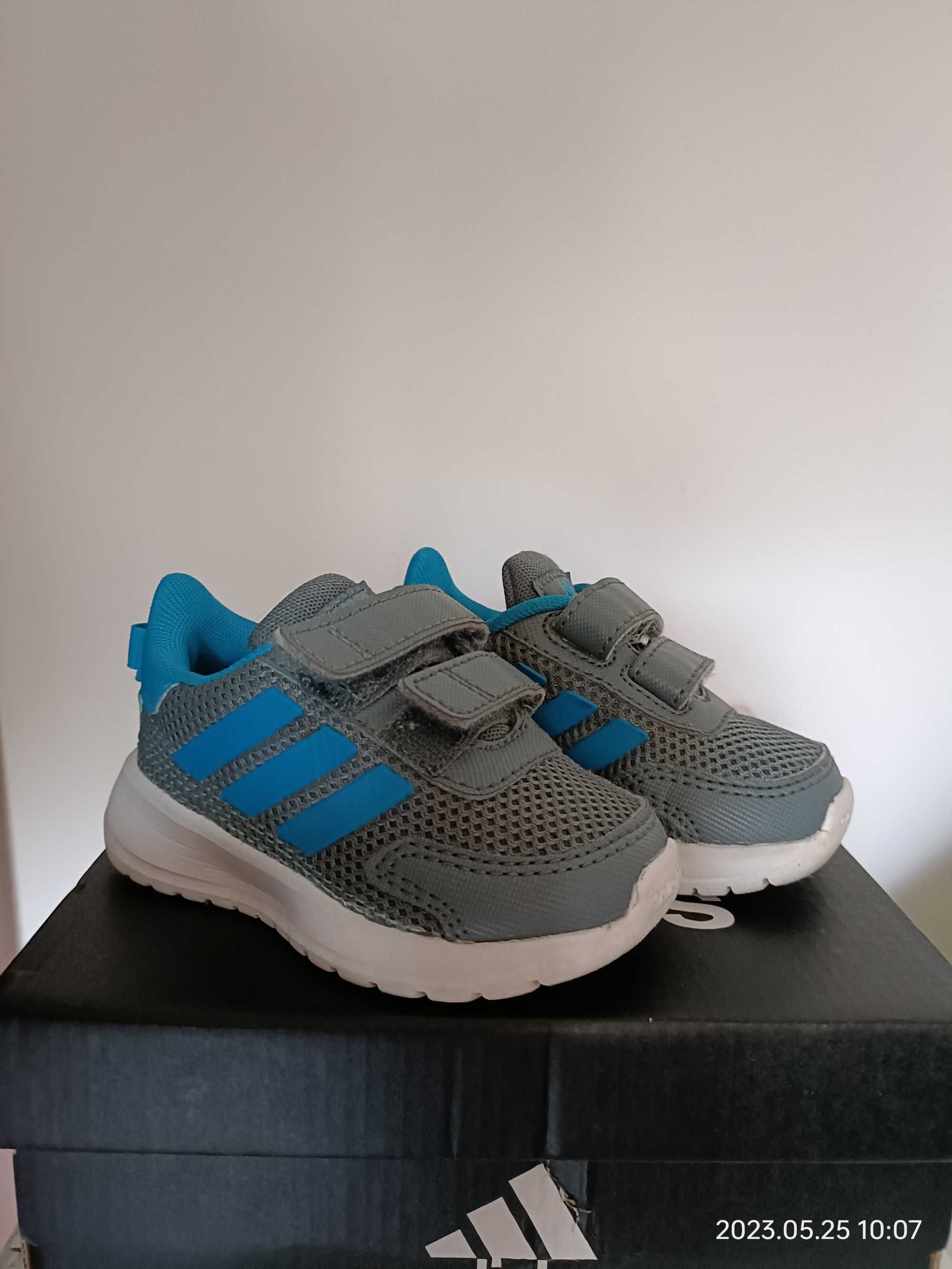 Adidasi Adidas Nr. 19