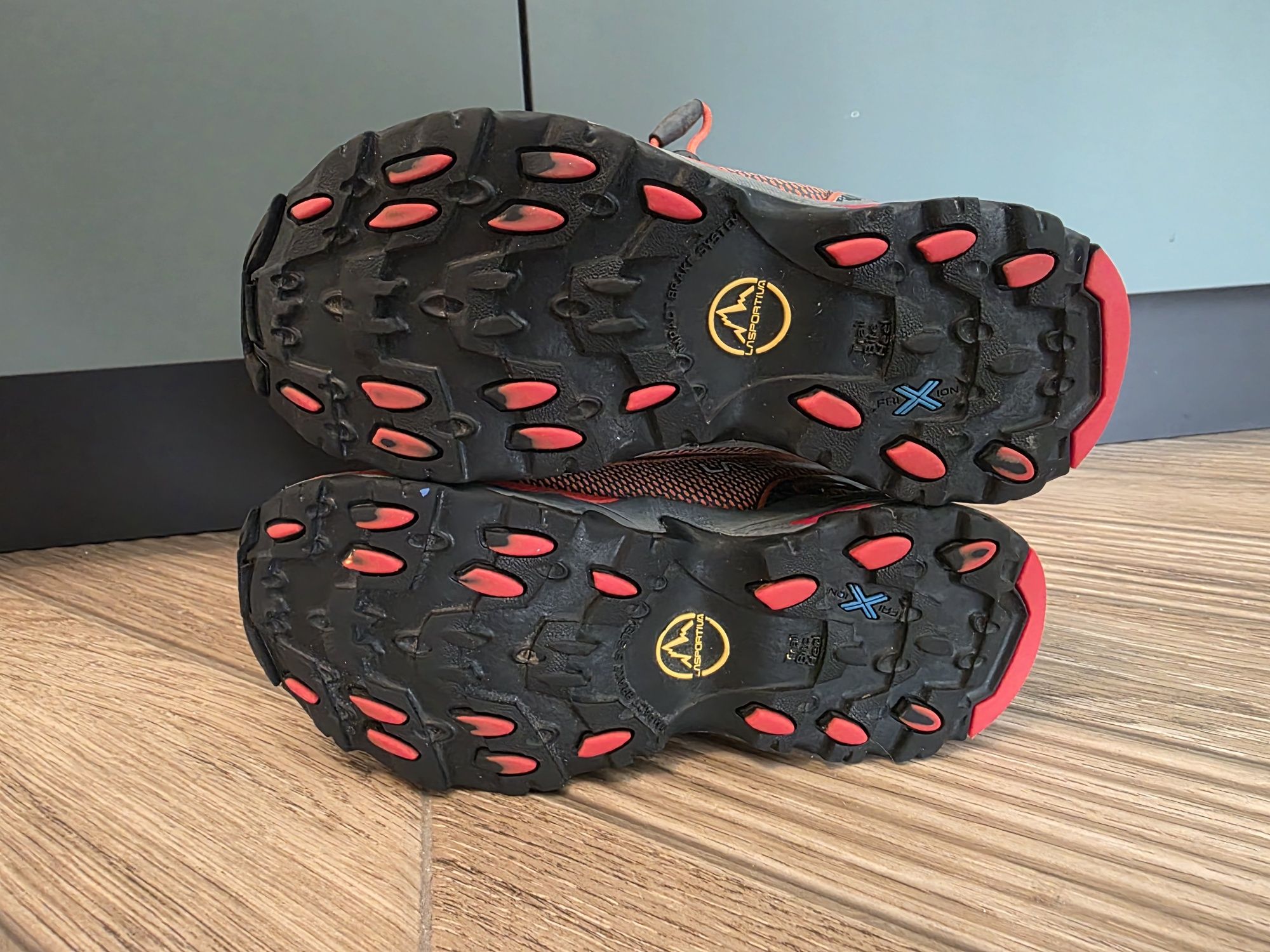Детски спортни обувки LA SPORTIVA Gore-tex Резервирани  !