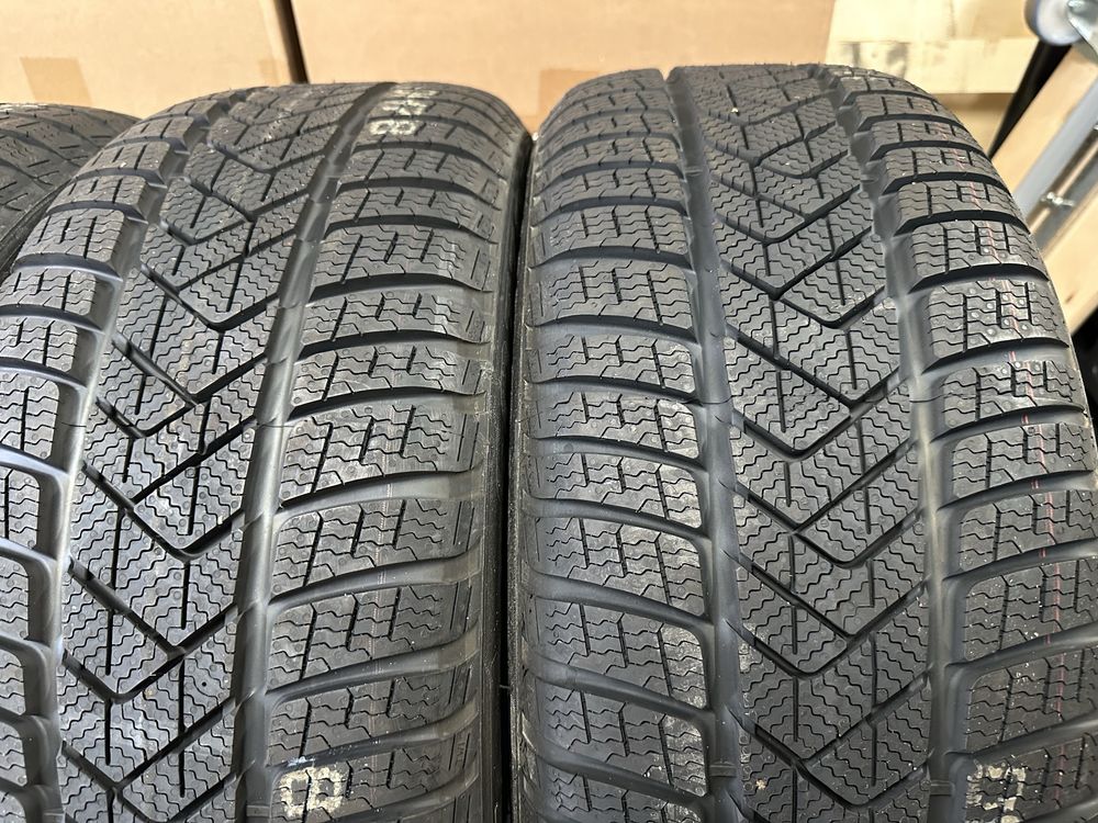 245/45/18 Pirelli Sotto Zero 3 DOT2521