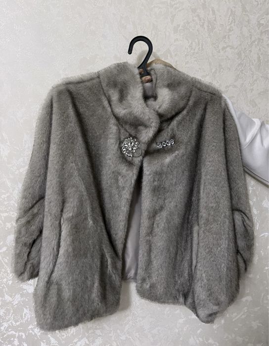 Женская верхняя накидка