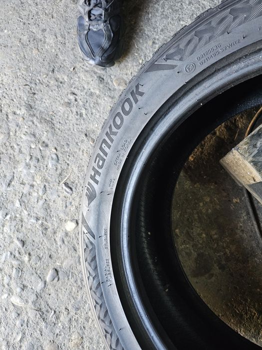 2 anvelope iarna 215 55 17 Hankook 2022