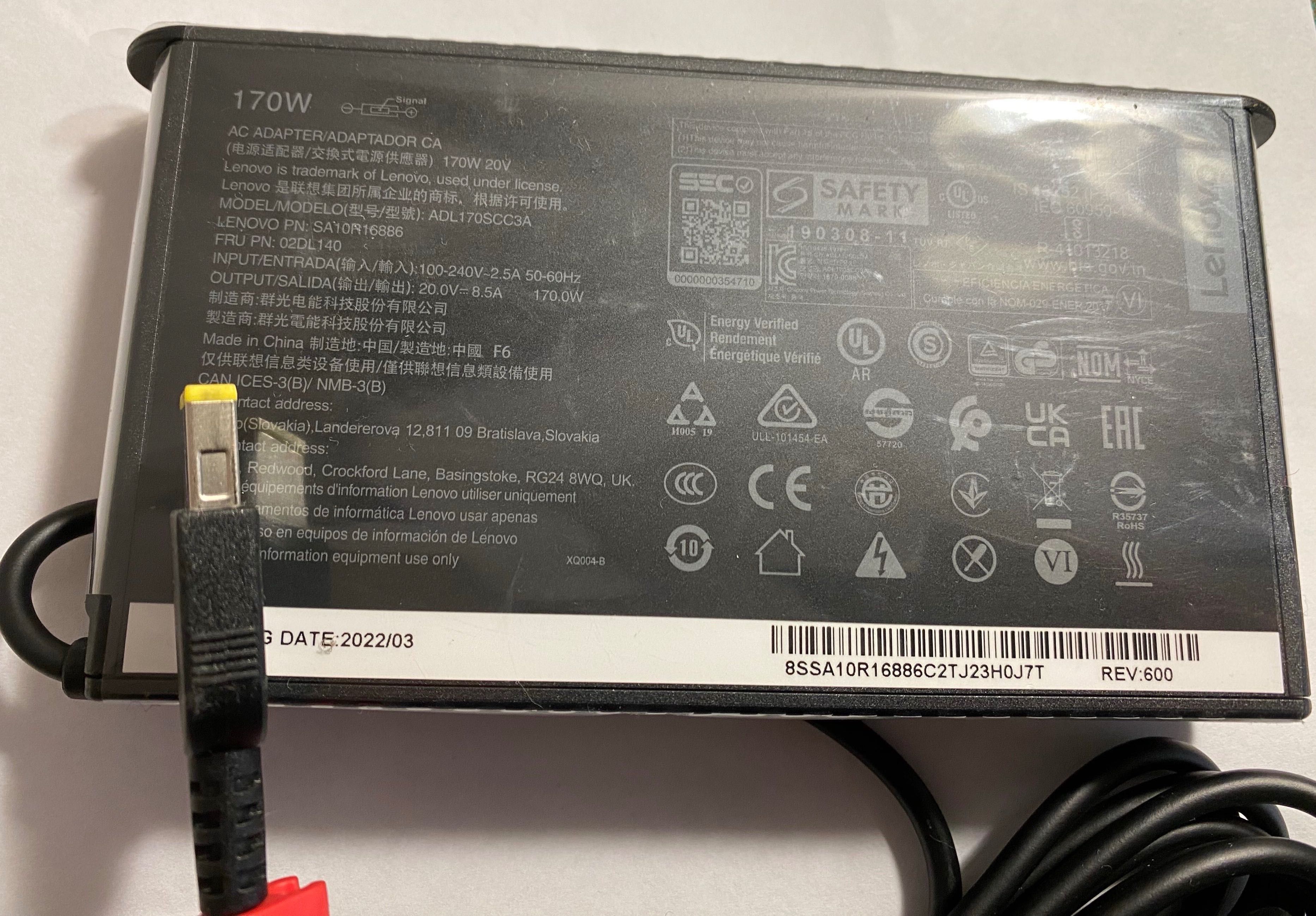 Новия модел оригинални зарядни Lenovo с правоъгълна букса 170W НОВИ!