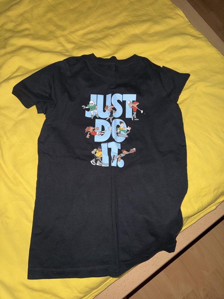 Nike дрехи M и L размер