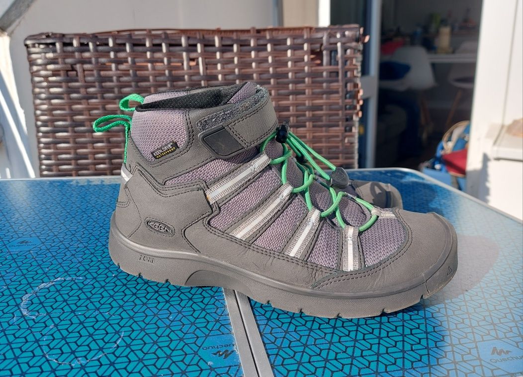 Туристически обувки Keen, 24,5см.