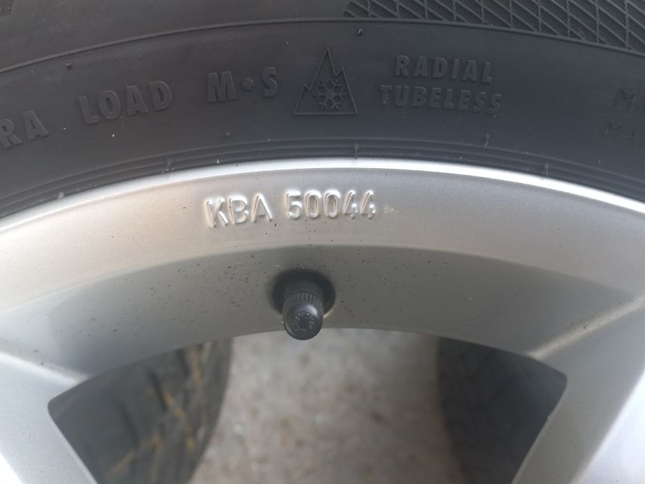 17"Vw Corvara Оригинални 6.5ж ет42 Golf Passat Jetta Tiguan Touran Гум