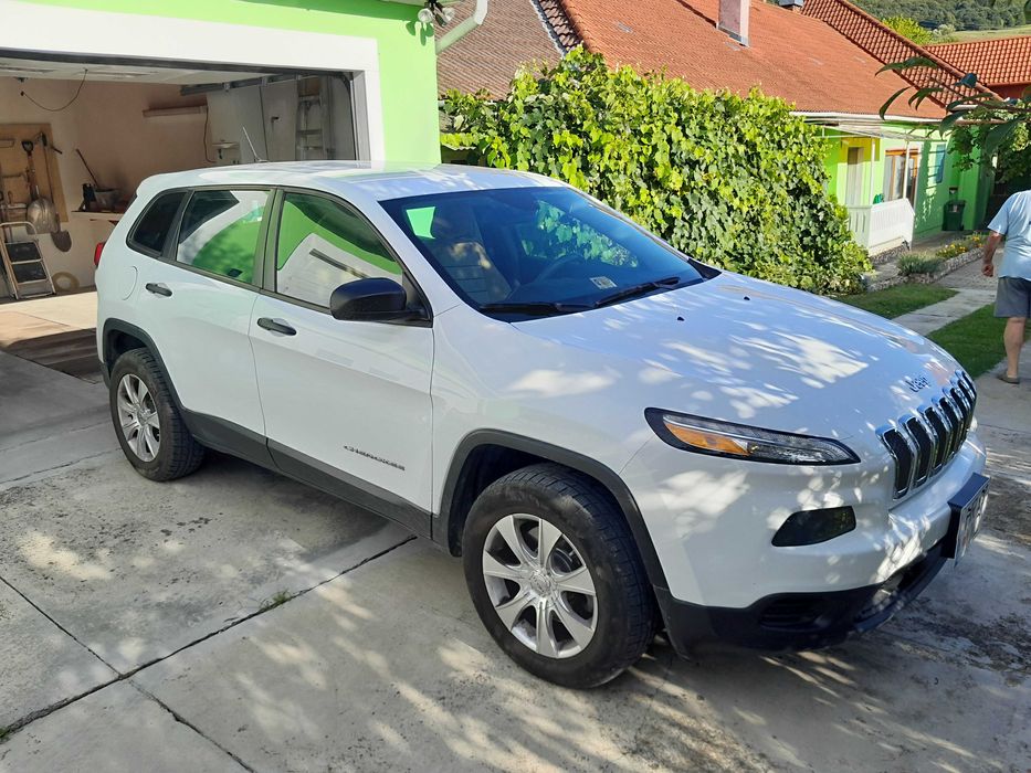 Jepp Cherokee original din SUA , adus de propriatar in Romania