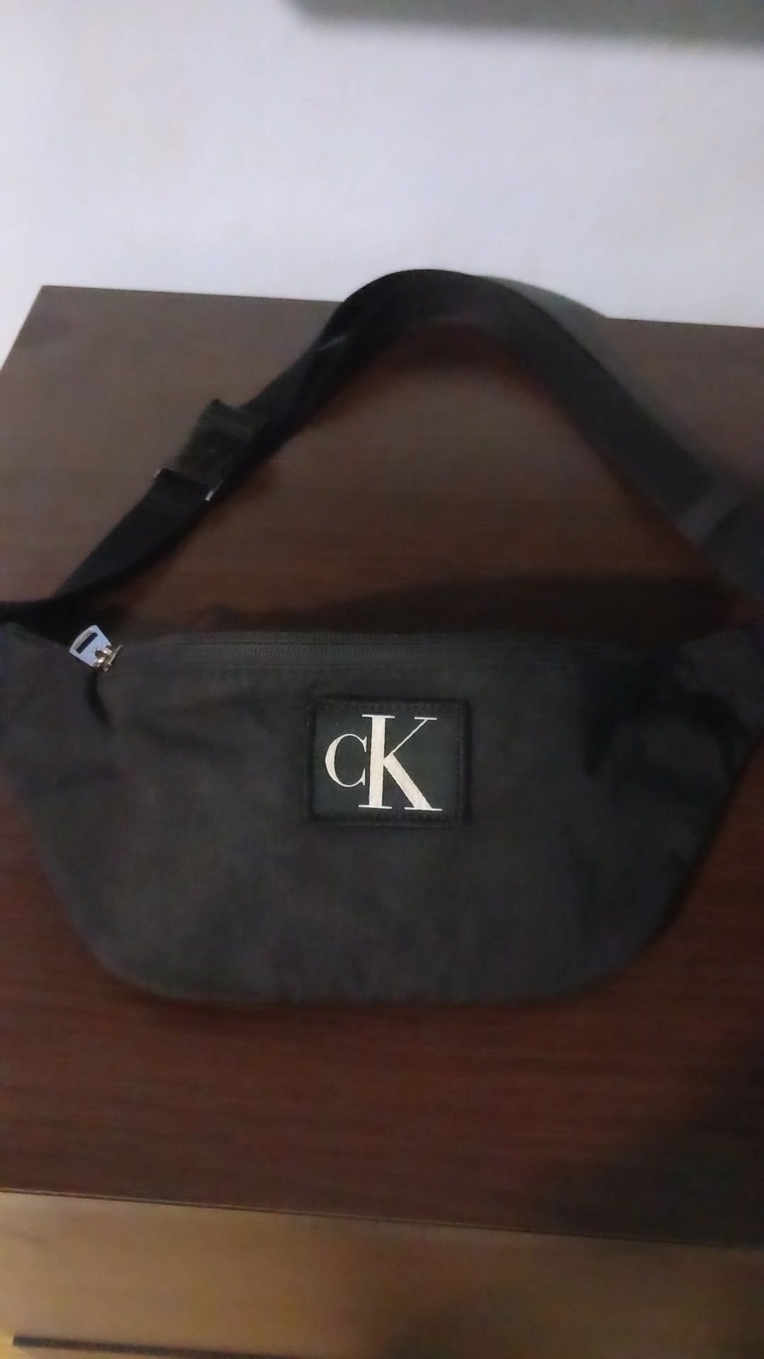 Calvin Klein чантичка