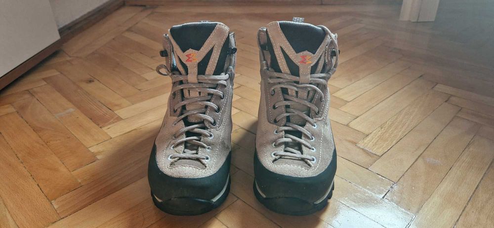 Bocanci nr. 38 Garmont Vetta (aproape noi)