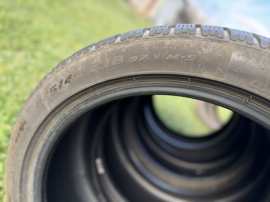 Anvelope M+S Pirelli P Zero Iarna 245/40 R18 cumparate de noi in 2024