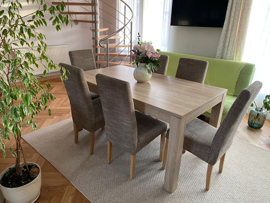 Masă si șase scaune