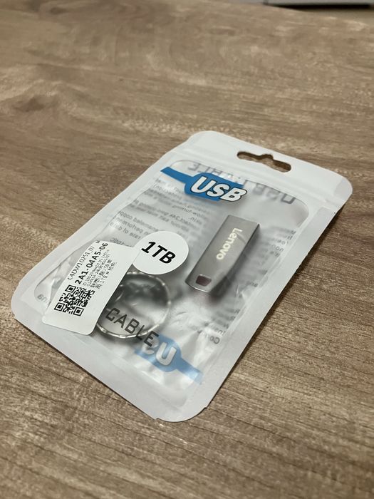 NOU stick memorie Lenovo 1TB