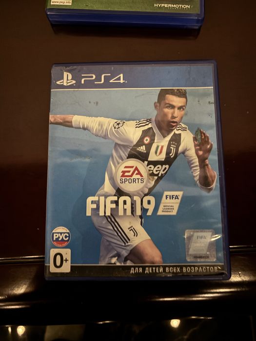 Продам диск FIFA 19