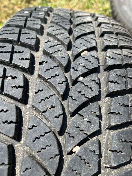 Vând roti BMW 225 55 R16 cu anvelope noi de iarna