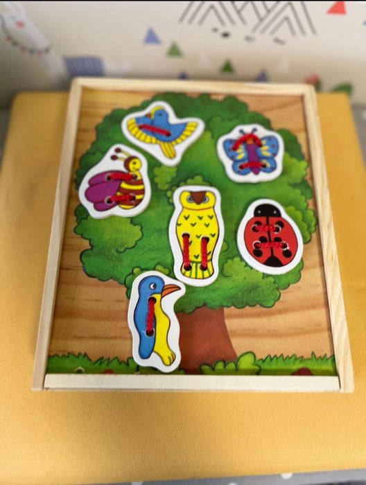 Игра за нанизване- птичките На дървото