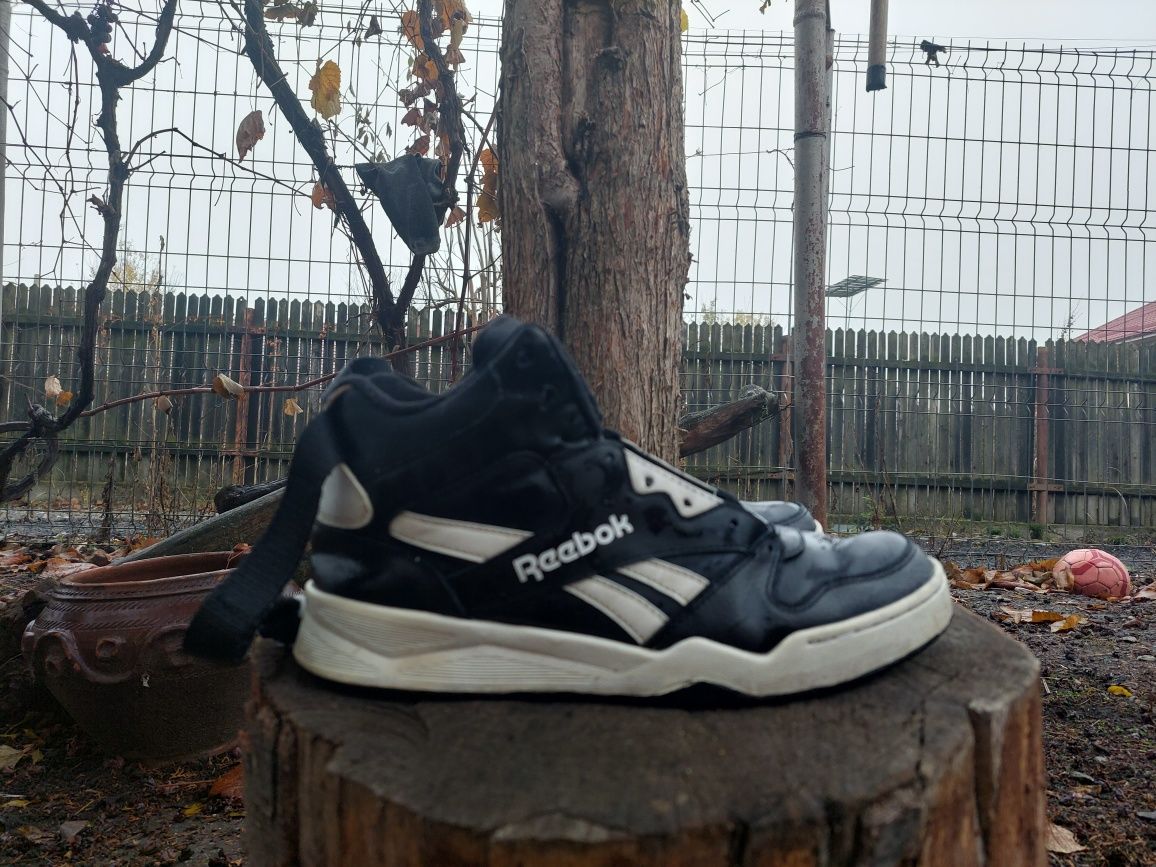 Vând adidasi reebok royal!!