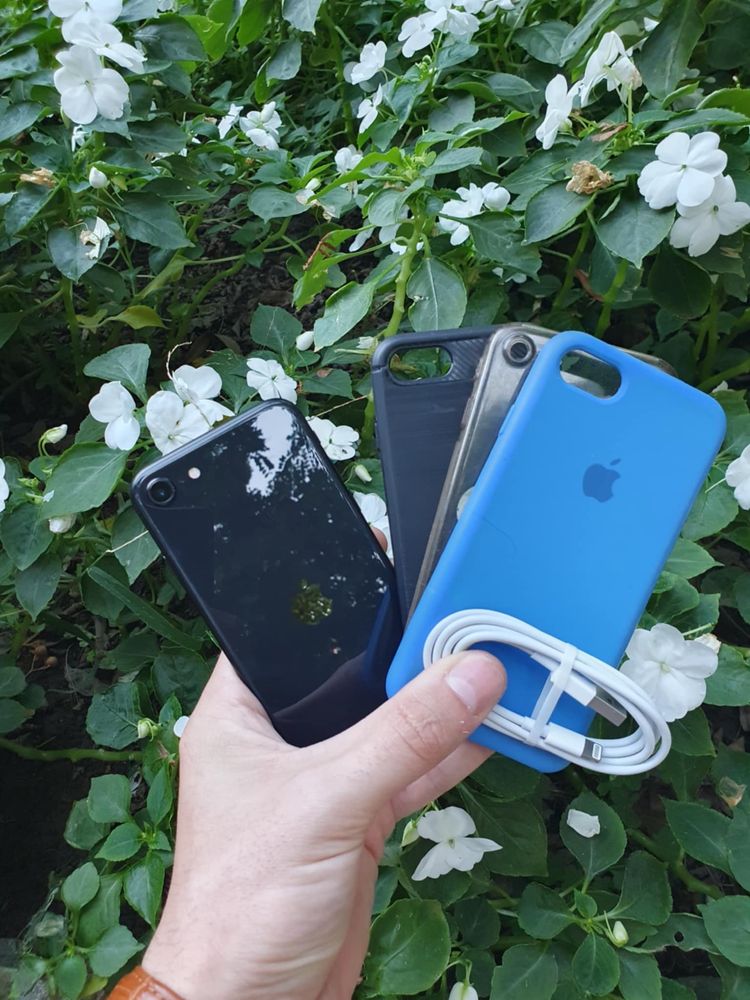 Гаранция/При интерес, МОЛЯ обадете се iPhone SE2020