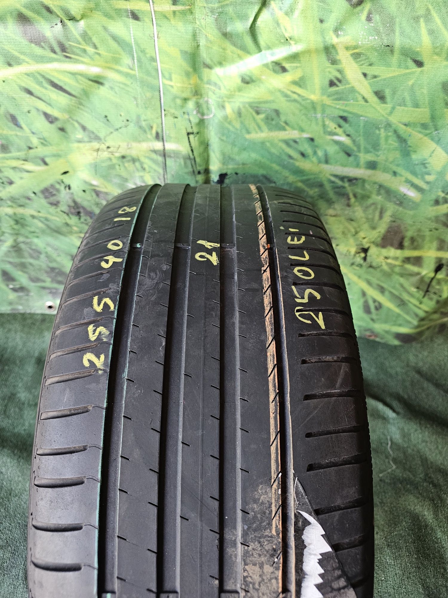 1x 255 40 18 vara pirelli