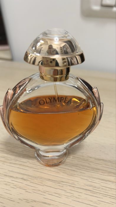 Apa de parfum  Olympea