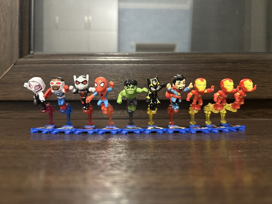 Киндер игрушки человек паук