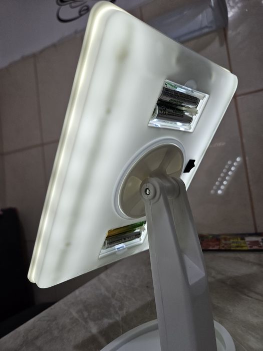 Oglinda cu iluminare led