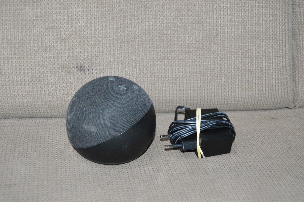 Boxa inteligenta Amazon Echo Dot generatia 4 Alexa