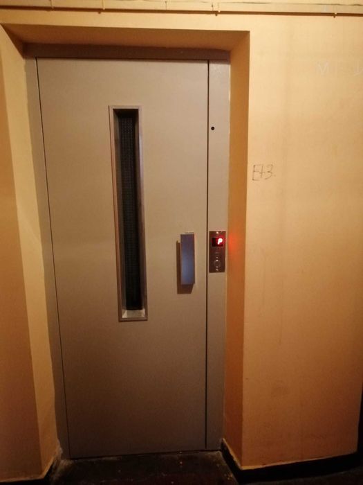 Închiriez apartament 2 camere, zona CET-NORD