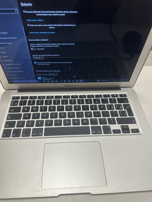 MacBook Air 13” – i5, 8GB RAM, SSD