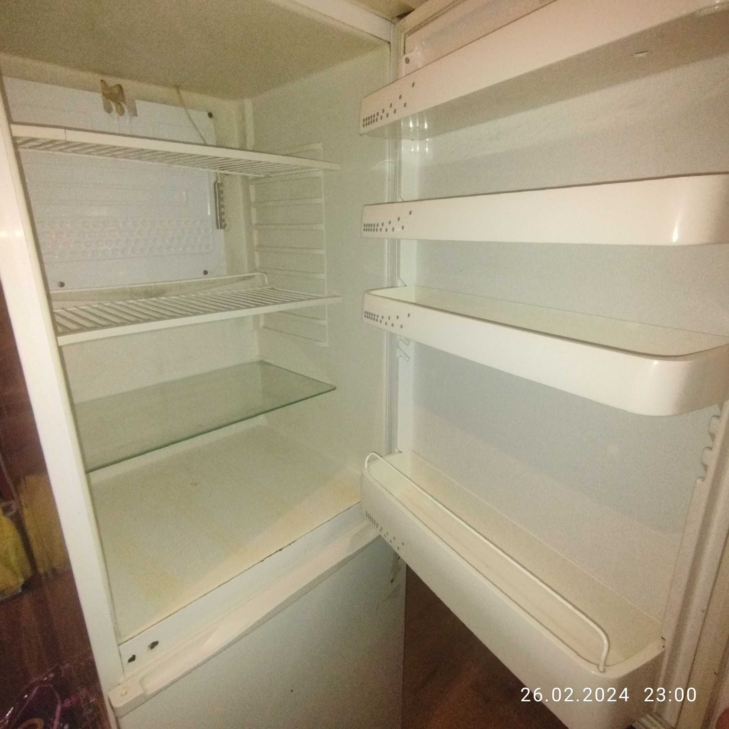 Холодильник 2 х камерный фирмы Snaige