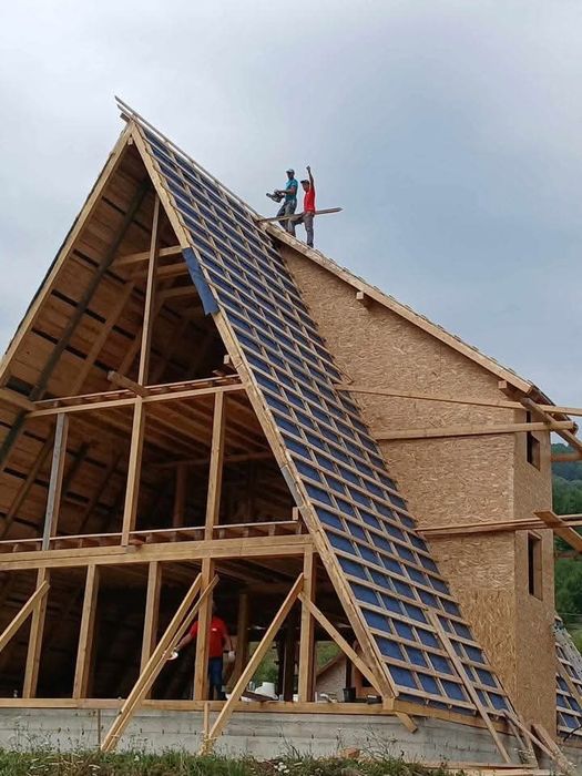 Executam case si cabane tip A-frame