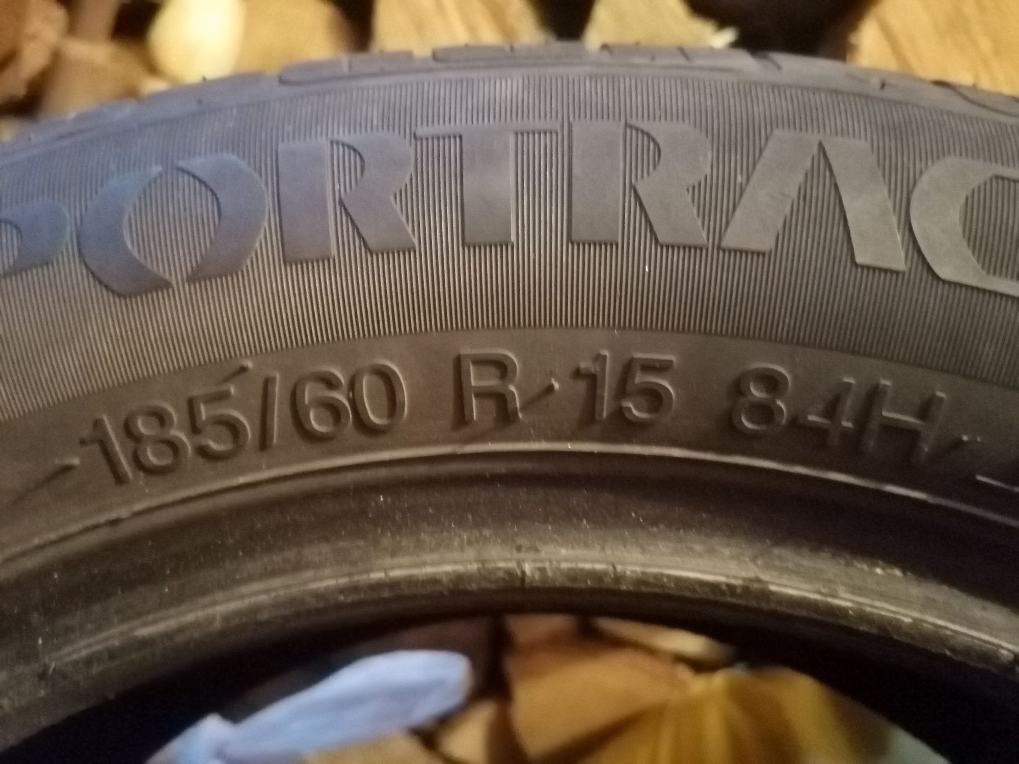 Летни гуми 2 броя. Размер 185/60 R15 84H