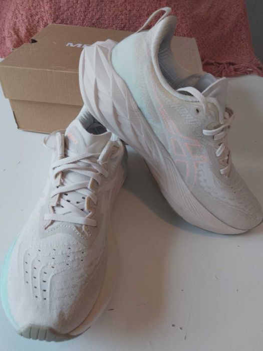 Маратонки Asics Novablast 4 W