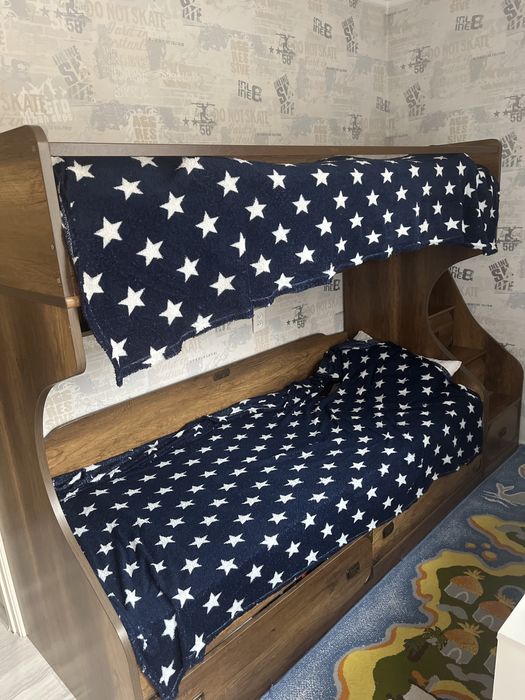 Двухярусная кровать