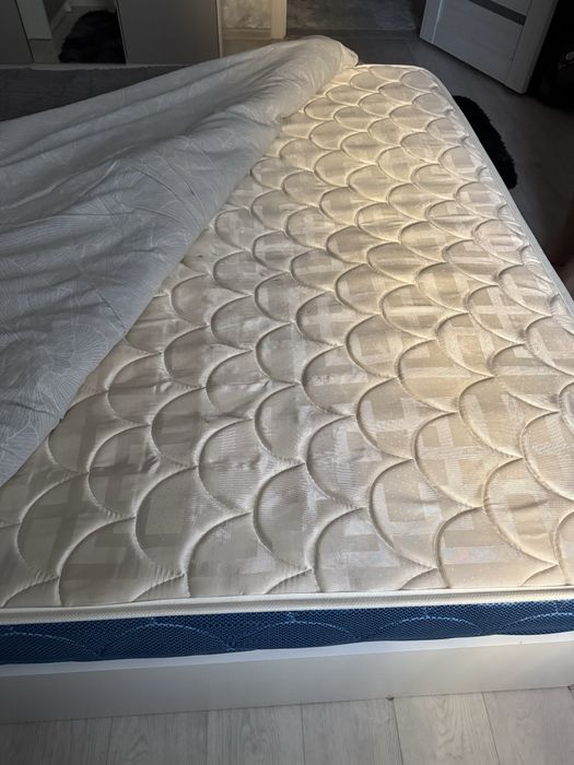 Матрас 160*200.