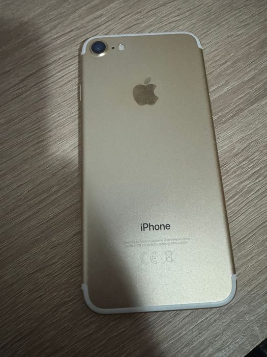 Vând iphone 7 in stare buna
