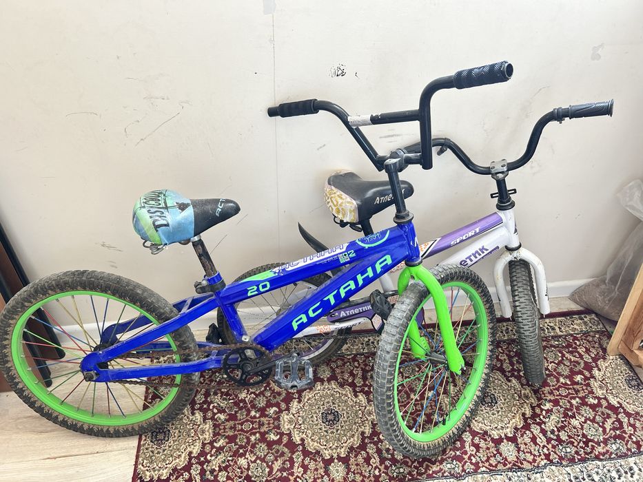 Велосипед детский зеленого цвета