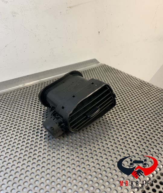 Grila ventilatie bord stanga 1688300154 168 830 01 54 Mercedes-Benz A