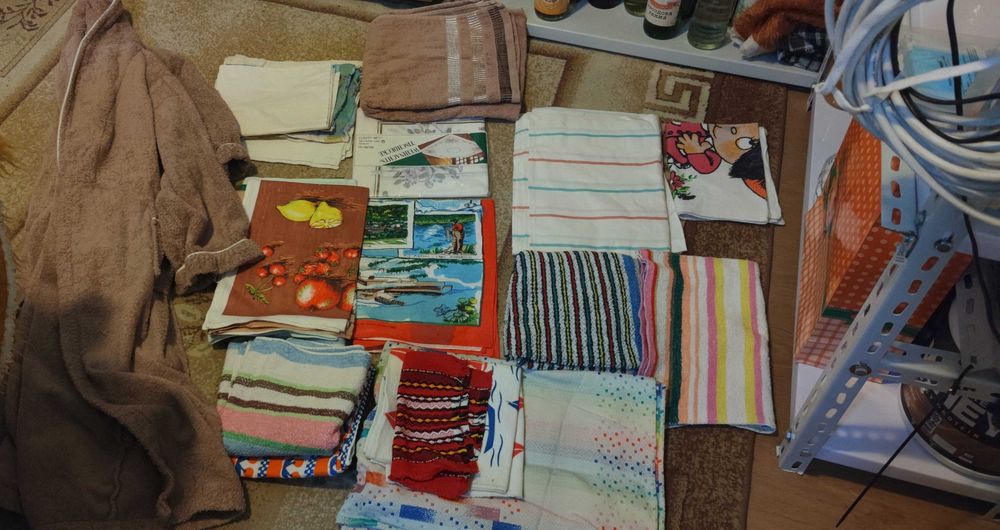 Покривки и кърпи от всякакъв вид, стари и нови, дантелени, платнени
