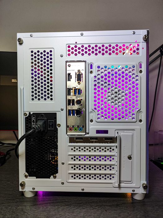 Нов! Ryzen 7 5700X, RX 9060 XT 16GB, 32GB RAM, 1TB SSD NVMe