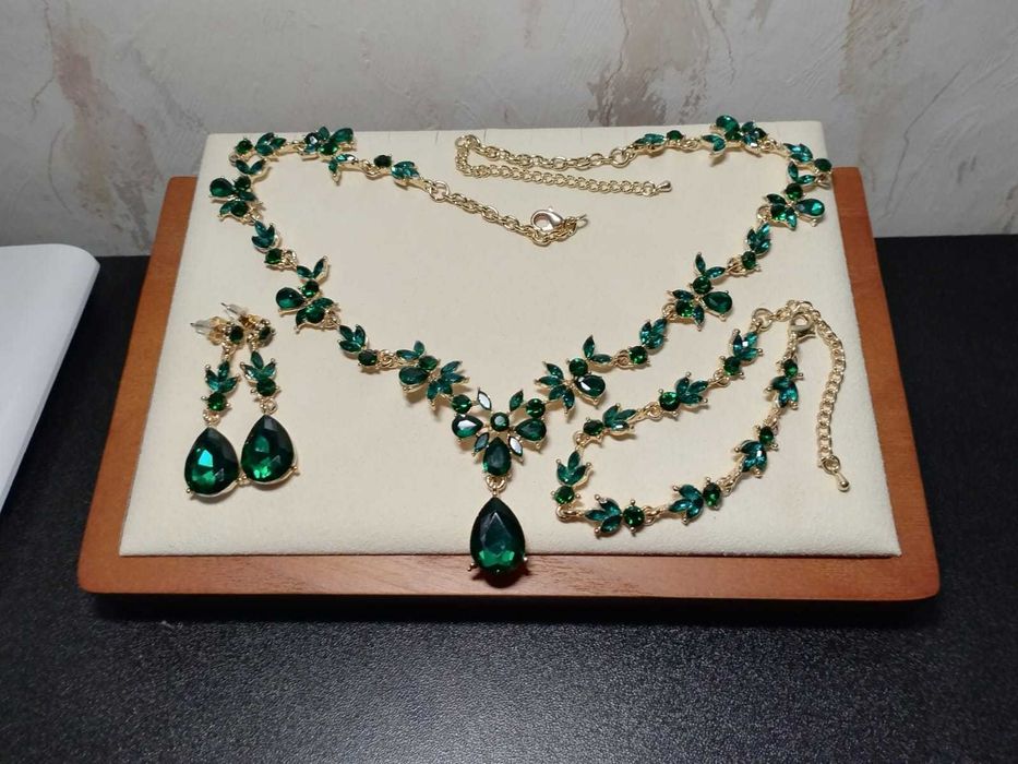colier cu bratara si cercei