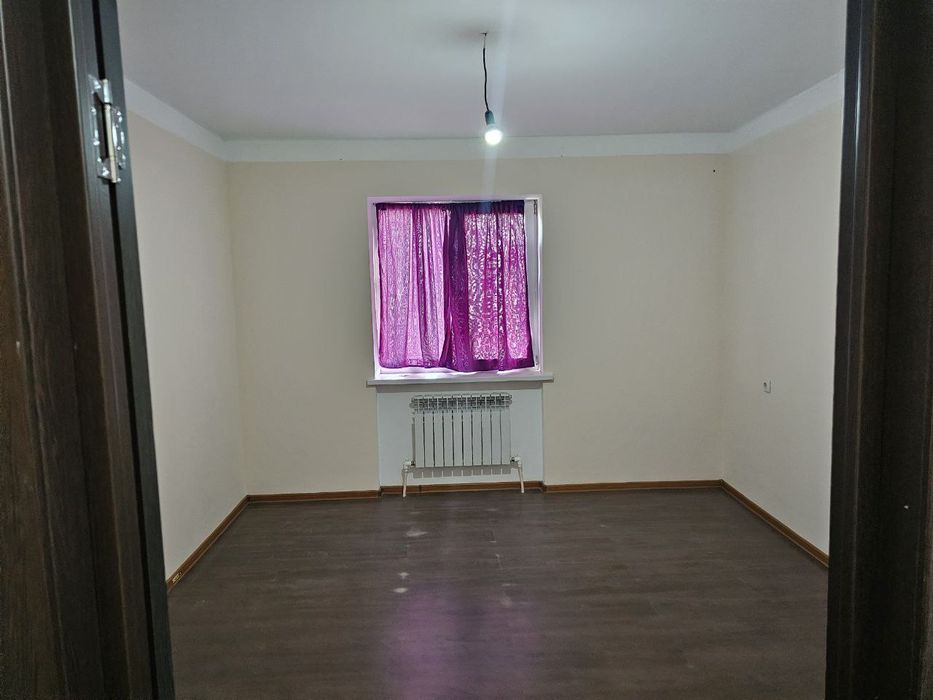 Motrid  4 etaj 2 xonali sotiladi