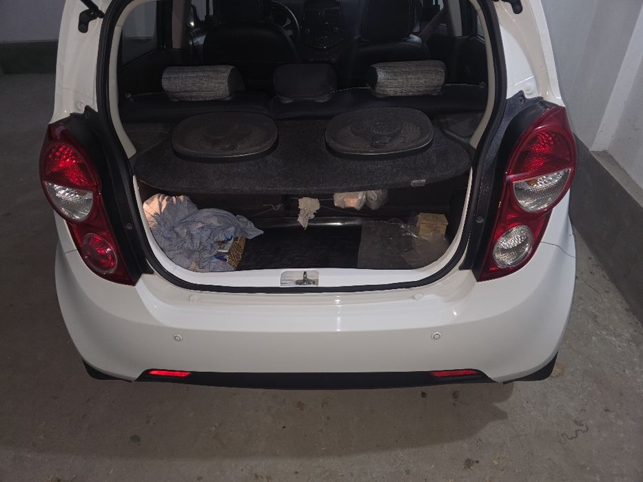 Продам Spark автомат белый, Масло, пробег 19 000 км