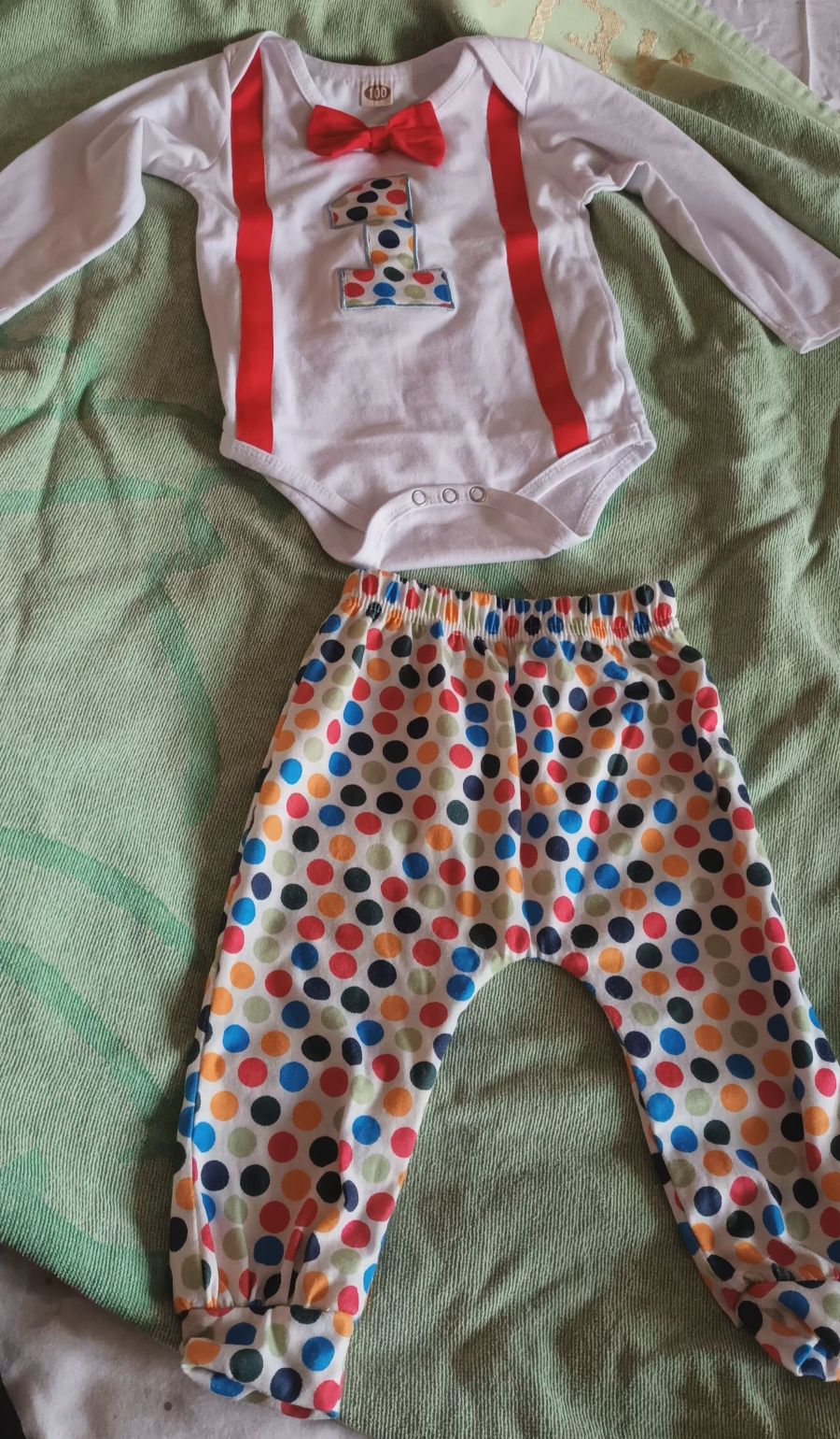 Set aniversar 1 an taiere mot body pantaloni cu papion rosu