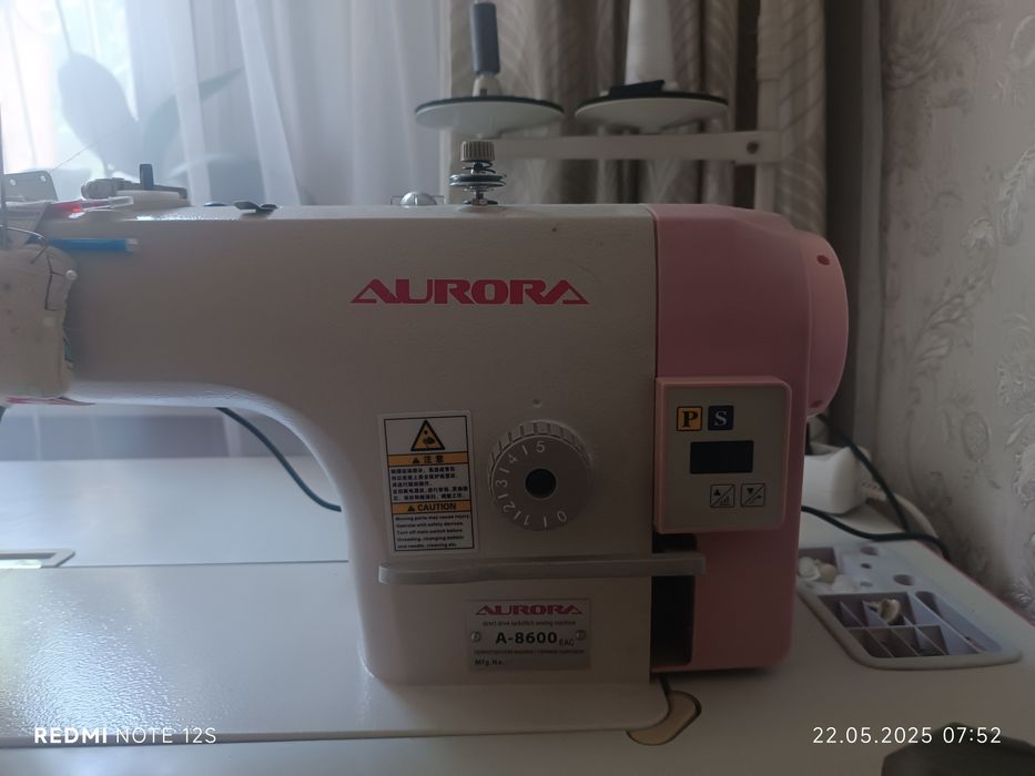Продам швейную машину