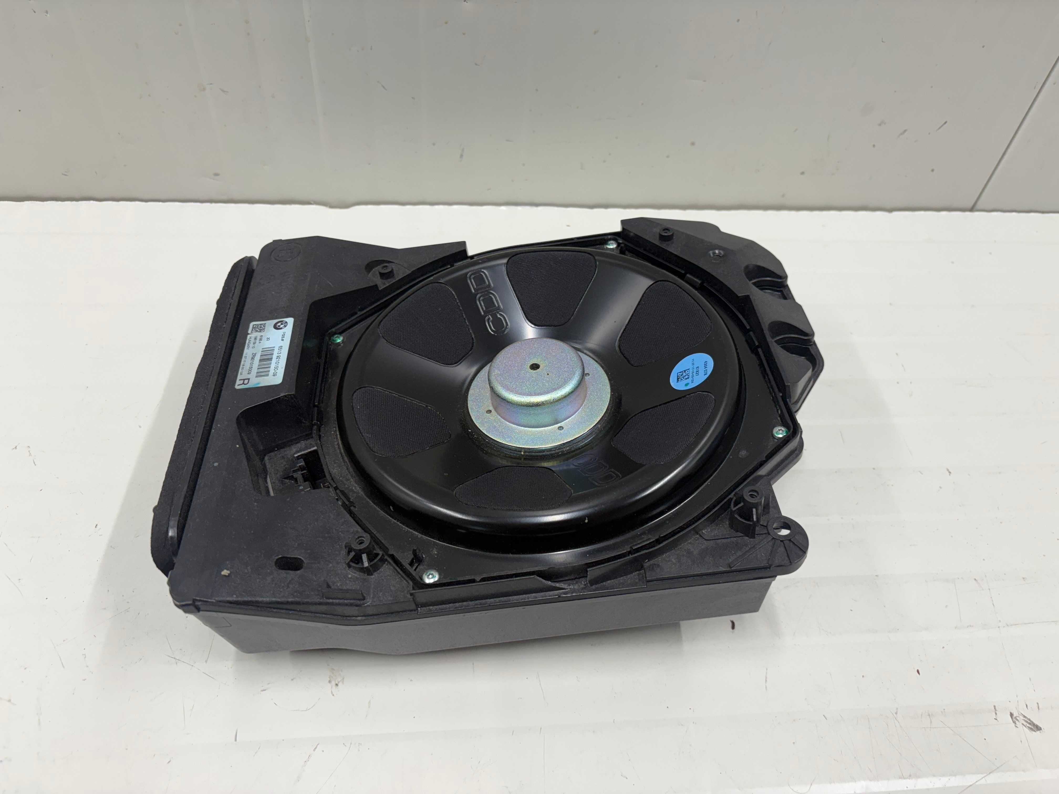 Десен бас / Десен субуфер БМВ Ф20 Ф22 Ф30 Ф31 Ф32 Ф34 HiFi