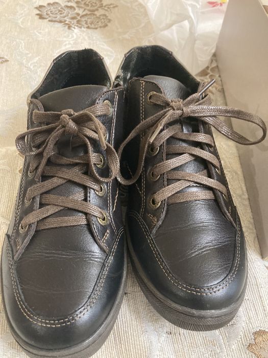 Обувь юничел 40