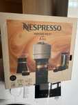 Aparat de cafea Nespresso - GRATUIT transportul